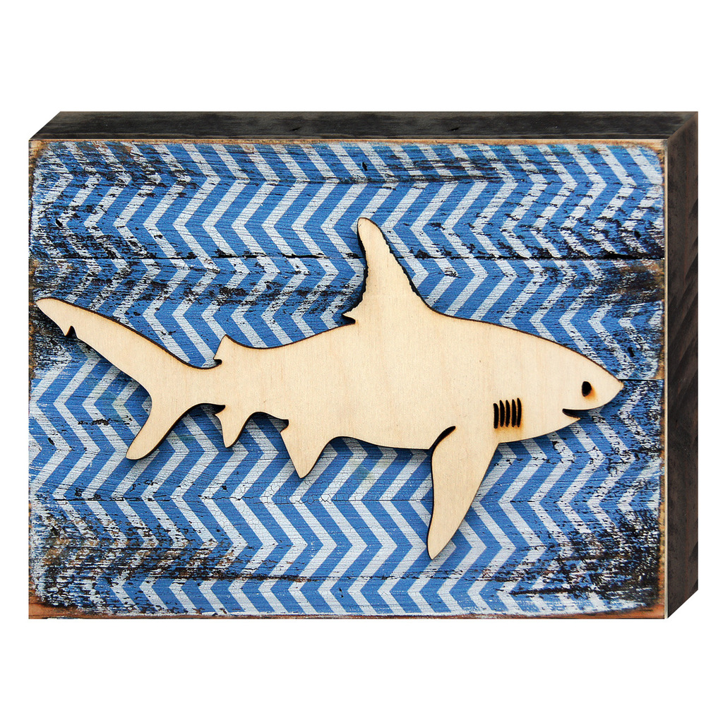 Designocracy 98515-08 Vintage Deep Sea Shark Vintage Art on Board Wall Decor  Wood